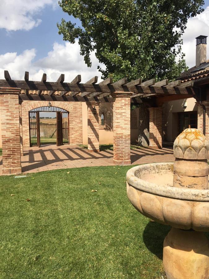 Casas Olmo Y Fresno Jardin Y Piscina A 17 Kilometros De סלאמנקה מראה חיצוני תמונה
