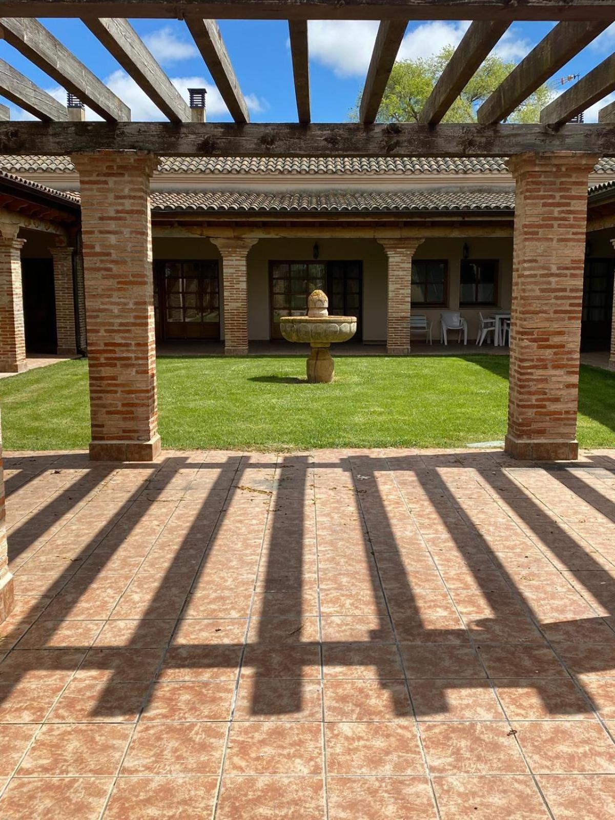 Casas Olmo Y Fresno Jardin Y Piscina A 17 Kilometros De סלאמנקה מראה חיצוני תמונה