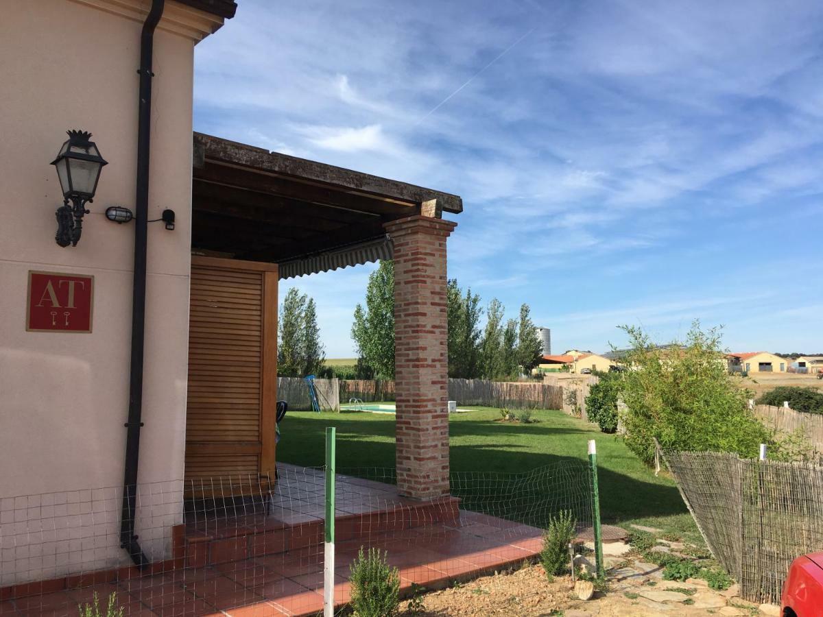 Casas Olmo Y Fresno Jardin Y Piscina A 17 Kilometros De סלאמנקה מראה חיצוני תמונה